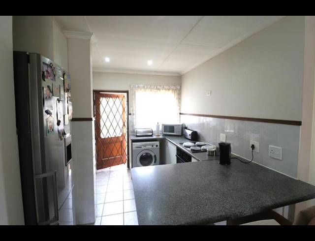 2 BEDROOM TOWNHOUSE FOR SALE IN NORTH RIDING